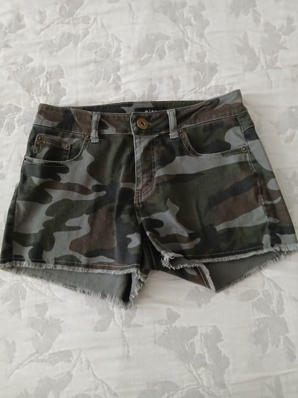 MINE Camouflage Jean Shorts - SUPER CUTE - size S
